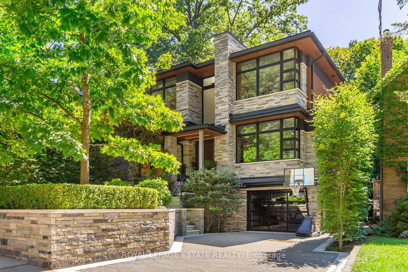 11 Pine Crescent, The Beaches / Upper Beaches, ON M4E 1L1 - Photo 1