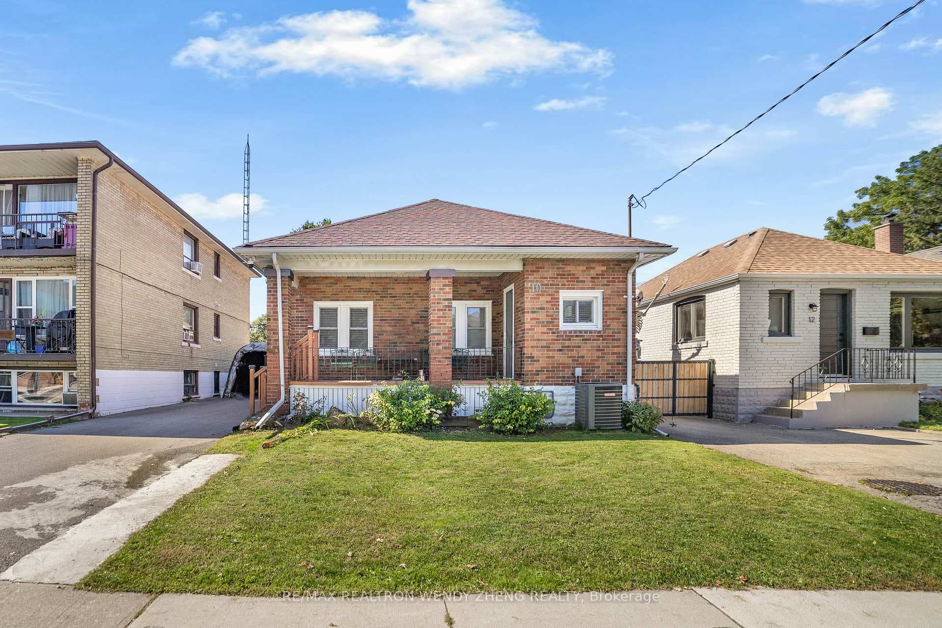 10 Nineteenth Street Unit Front Unit, Liberty Village / Parkdale / South Parkdale, ON M8V 3L3 - Photo 1
