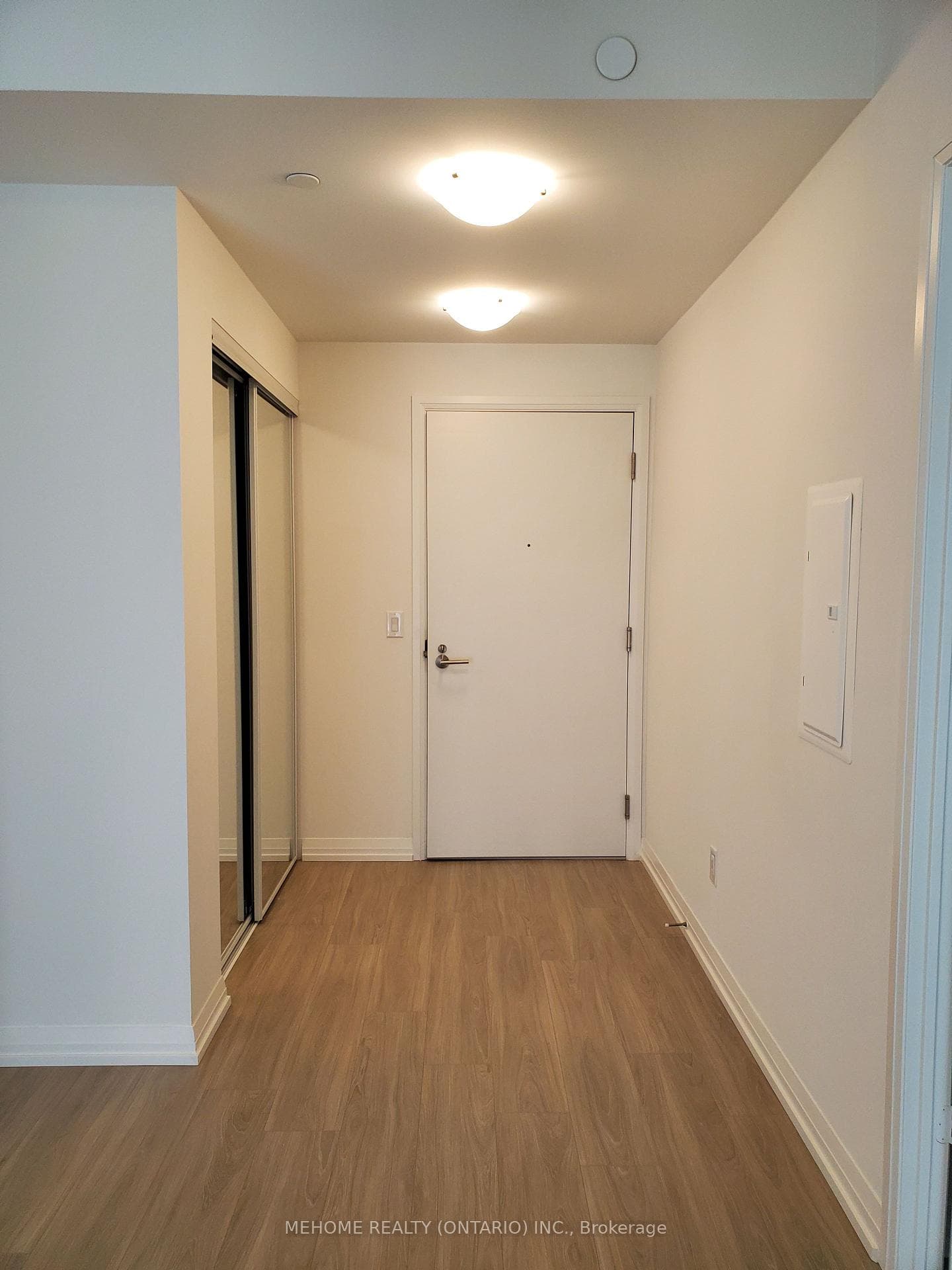 8 Widmer Street Unit #802, Toronto C01