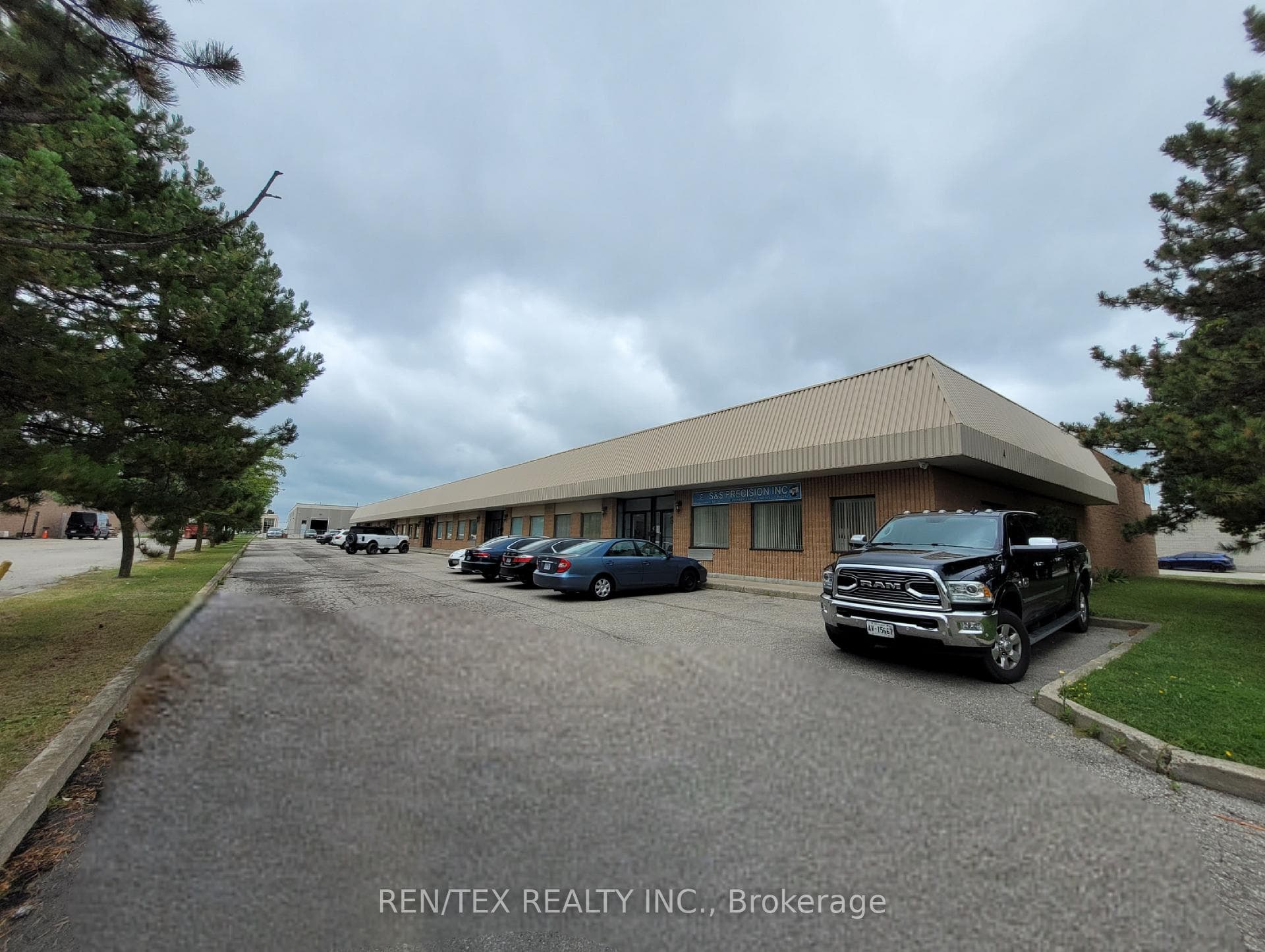 4 Marconi Court Unit Unit 4, Caledon, ON L7E 1E7 - Photo 1