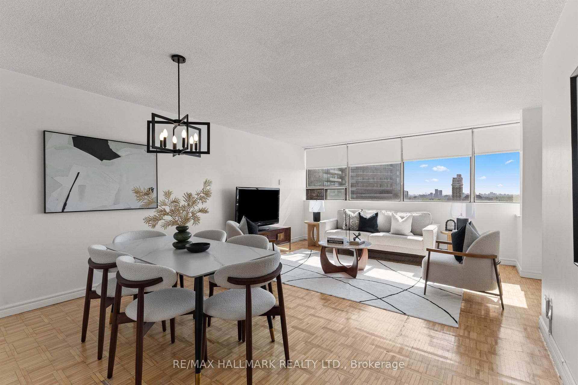Living/Dining Area