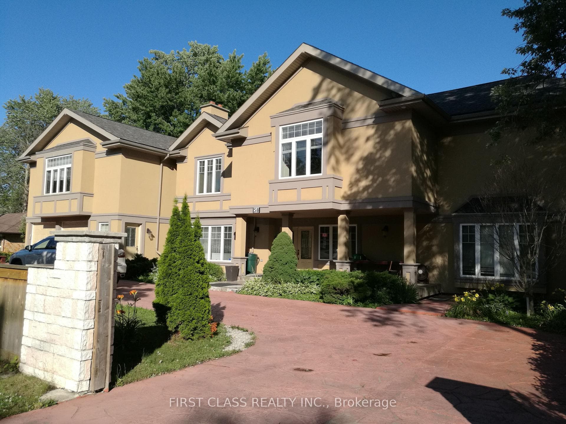 58 Paisley Boulevard Unit F2, Mississauga, ON L5A 1P4 - Photo 1