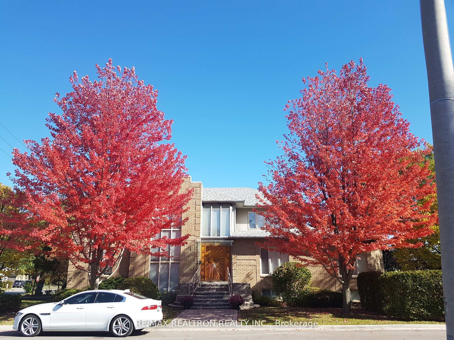 1 Sunforest Court, Thornhill / Willowdale, ON M2R 3W3 - Photo 1