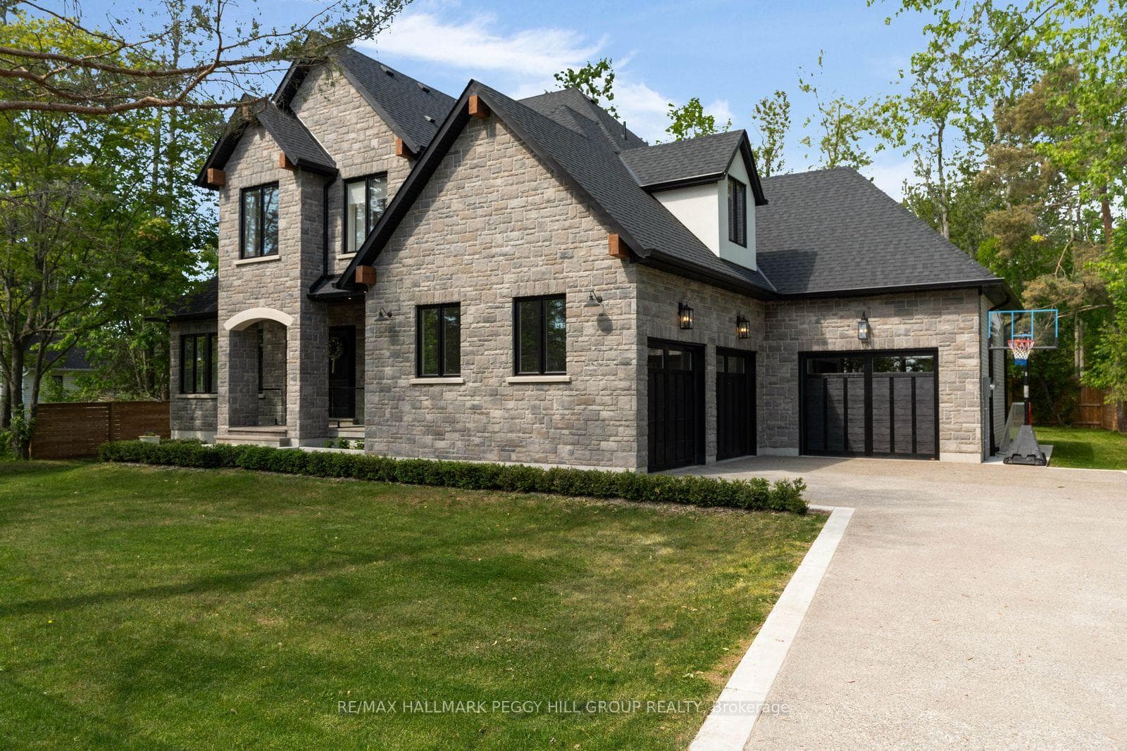 2338 Buchanan Street, Innisfil, ON L9S 3W7 - Photo 1