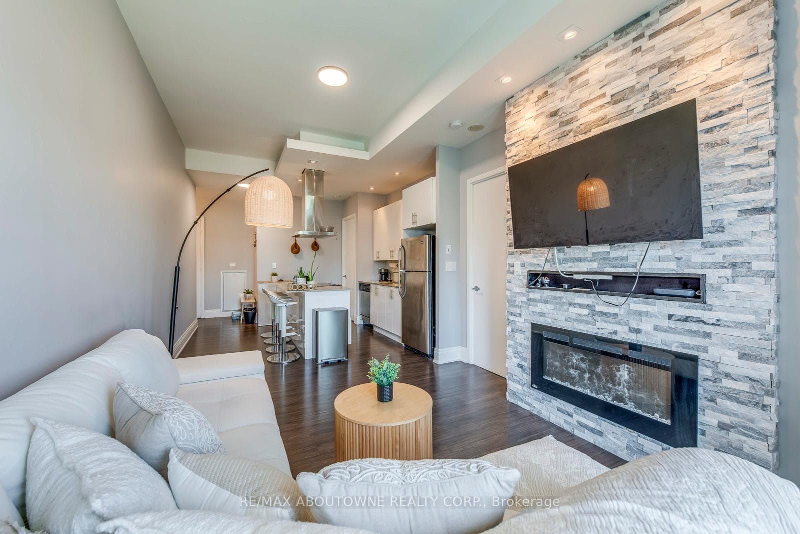 165 Legion Road Unit 2524, Liberty Village / Parkdale / South Parkdale, ON M8Y 0B3 - Photo 1