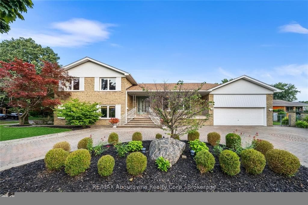 424 TARGA Road, Mississauga, ON L5A 1S5 - Photo 1