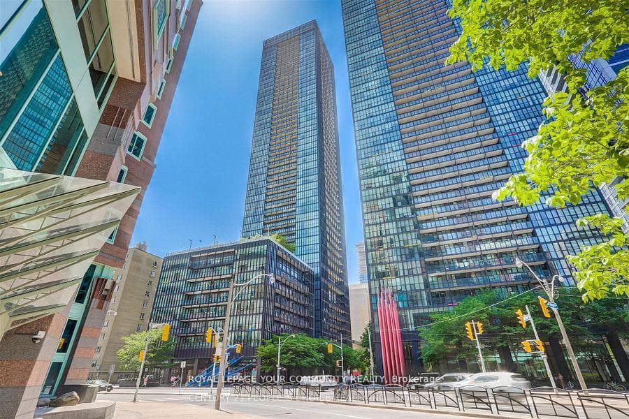 101 Charles Street Unit 416, Regent Park / Cabbagetown / St. James Town, ON M4Y 1V2 - Photo 1