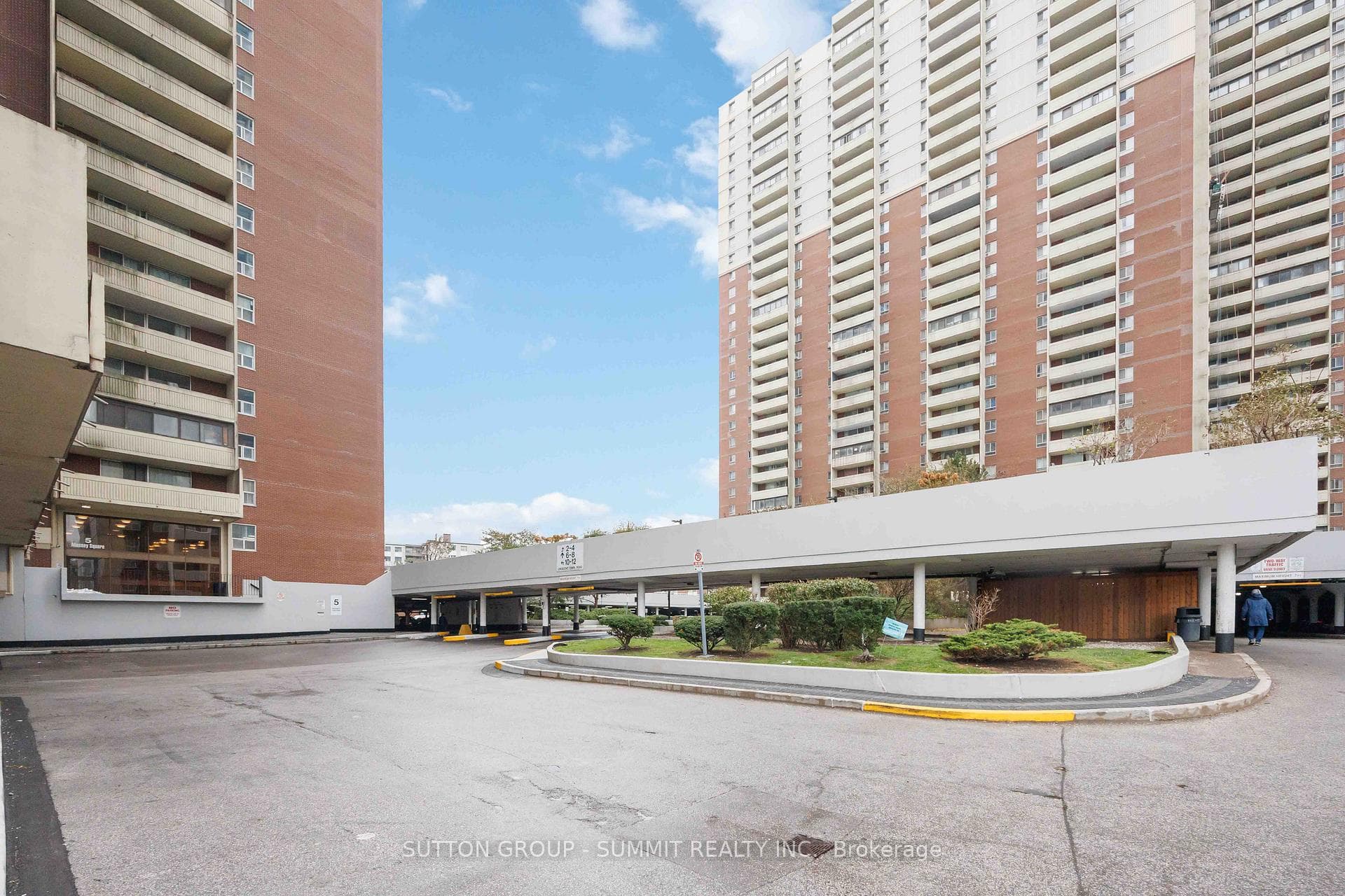 5 Massey Square Unit 2110, Danforth / East York, ON M4C 5L6 - Photo 1