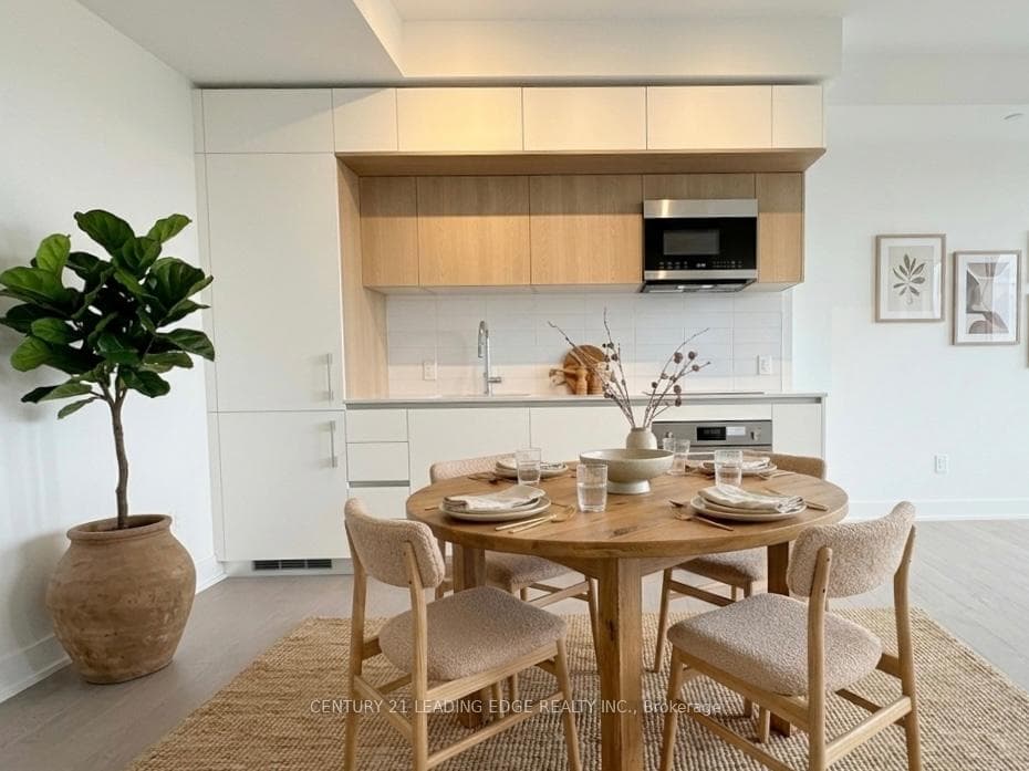 322 Dupont Street Unit 702, Annex / Yorkville / Summerhill, ON M5R 1V9 - Photo 1