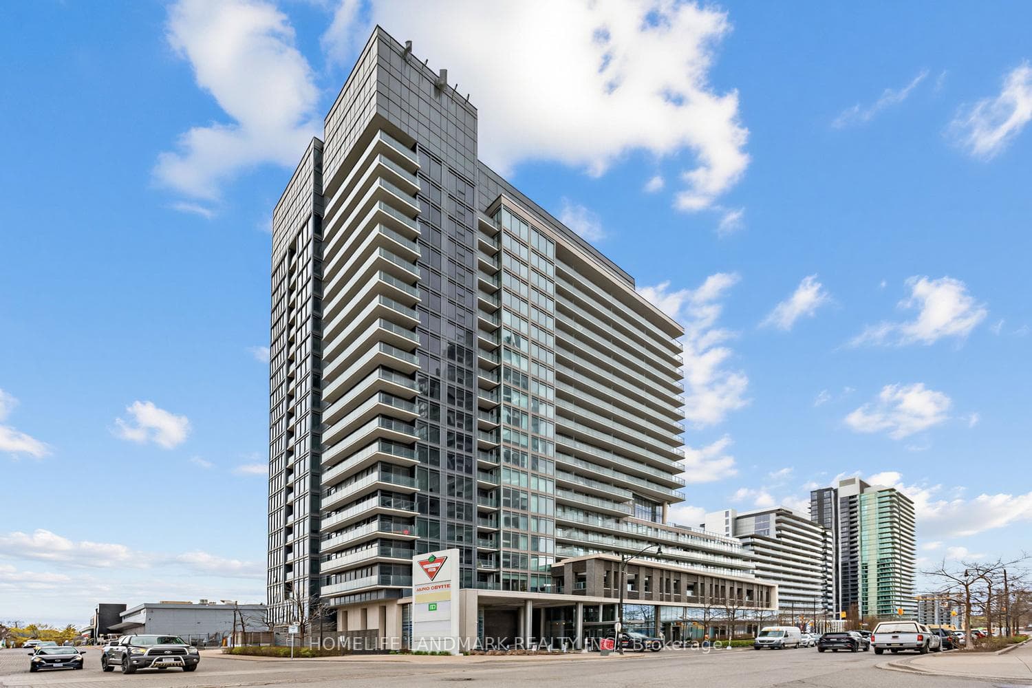 72 Esther Shiner Boulevard Unit 606, Hillcrest Village / Bayview Village