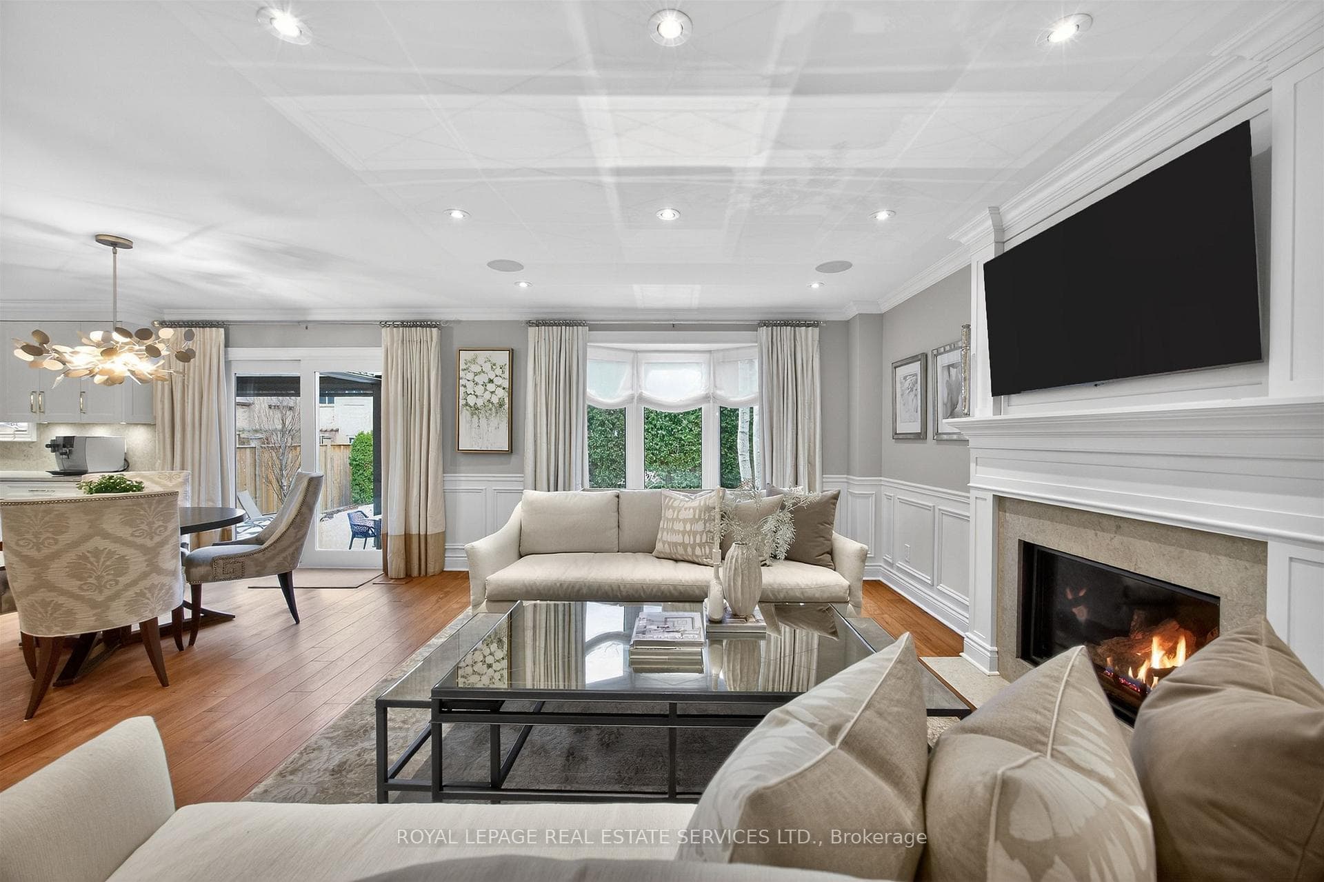 Family Living Gas Fireplace