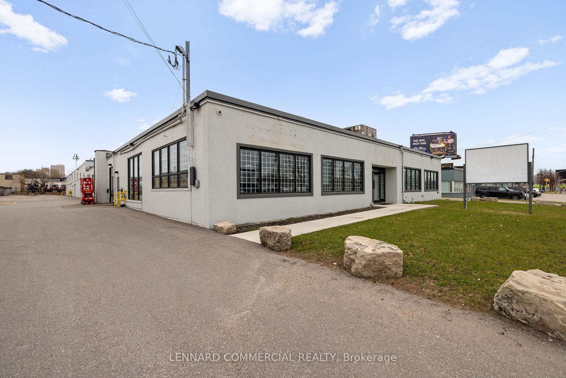 30 Bermondsey Road, Toronto C13