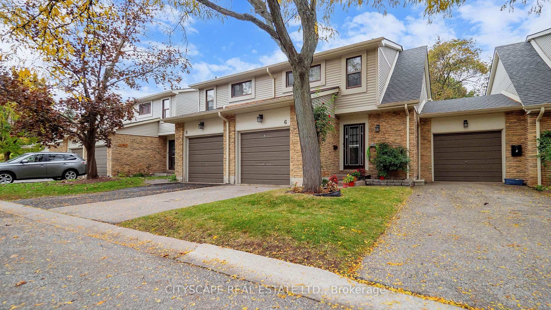 2701 Aquitaine Avenue Unit 6, Mississauga, ON L5N 2H7 - Photo 1