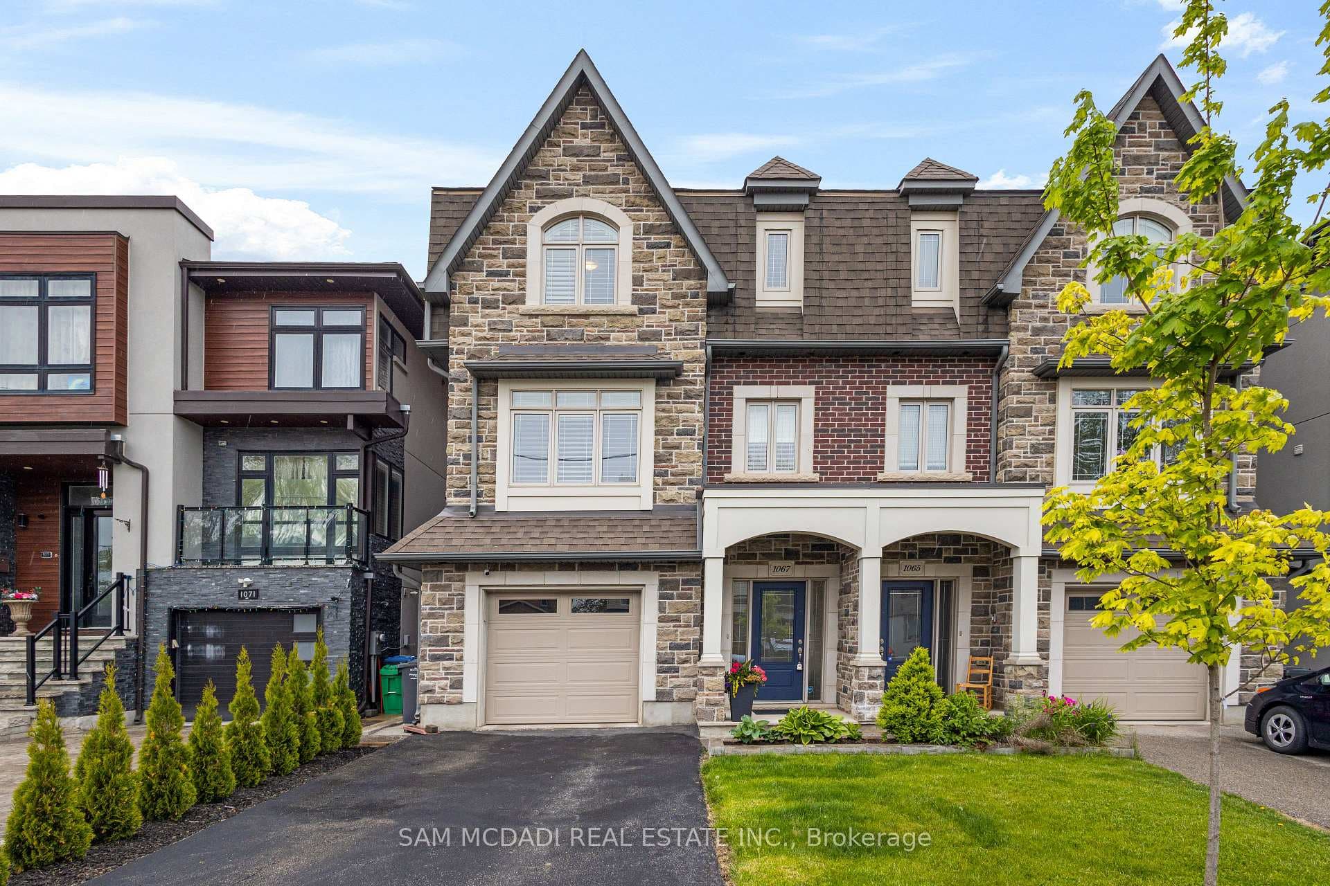 1067 Shaw Drive, Mississauga, ON L5G 3Z3 - Photo 1