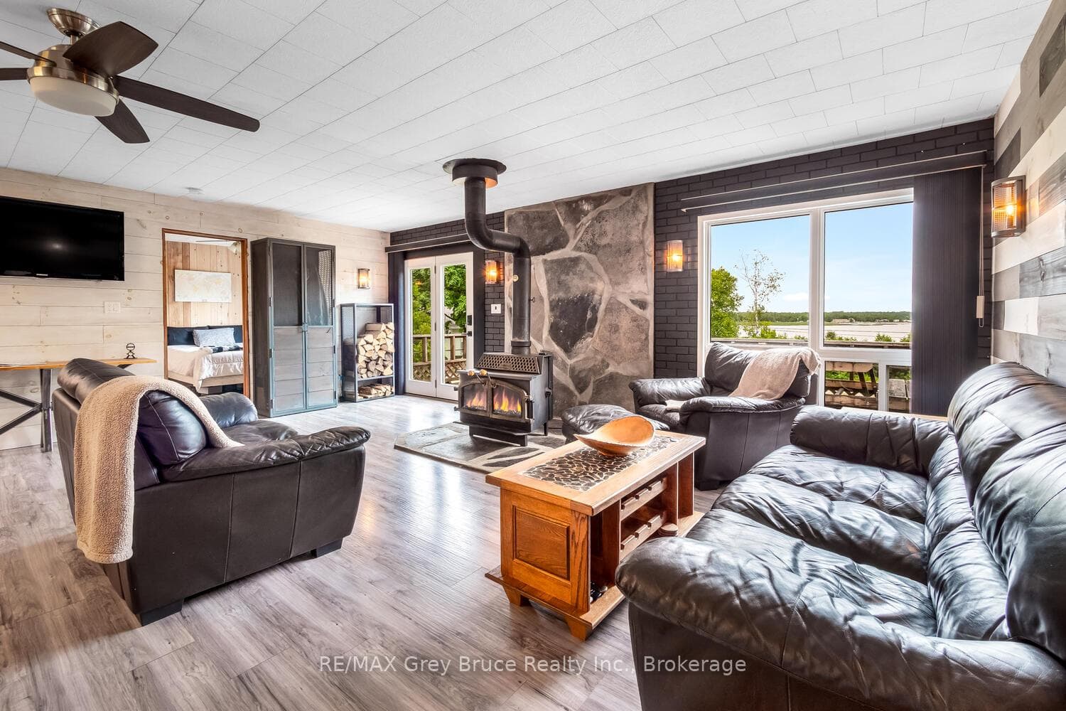 Waterview Home / Cottage!