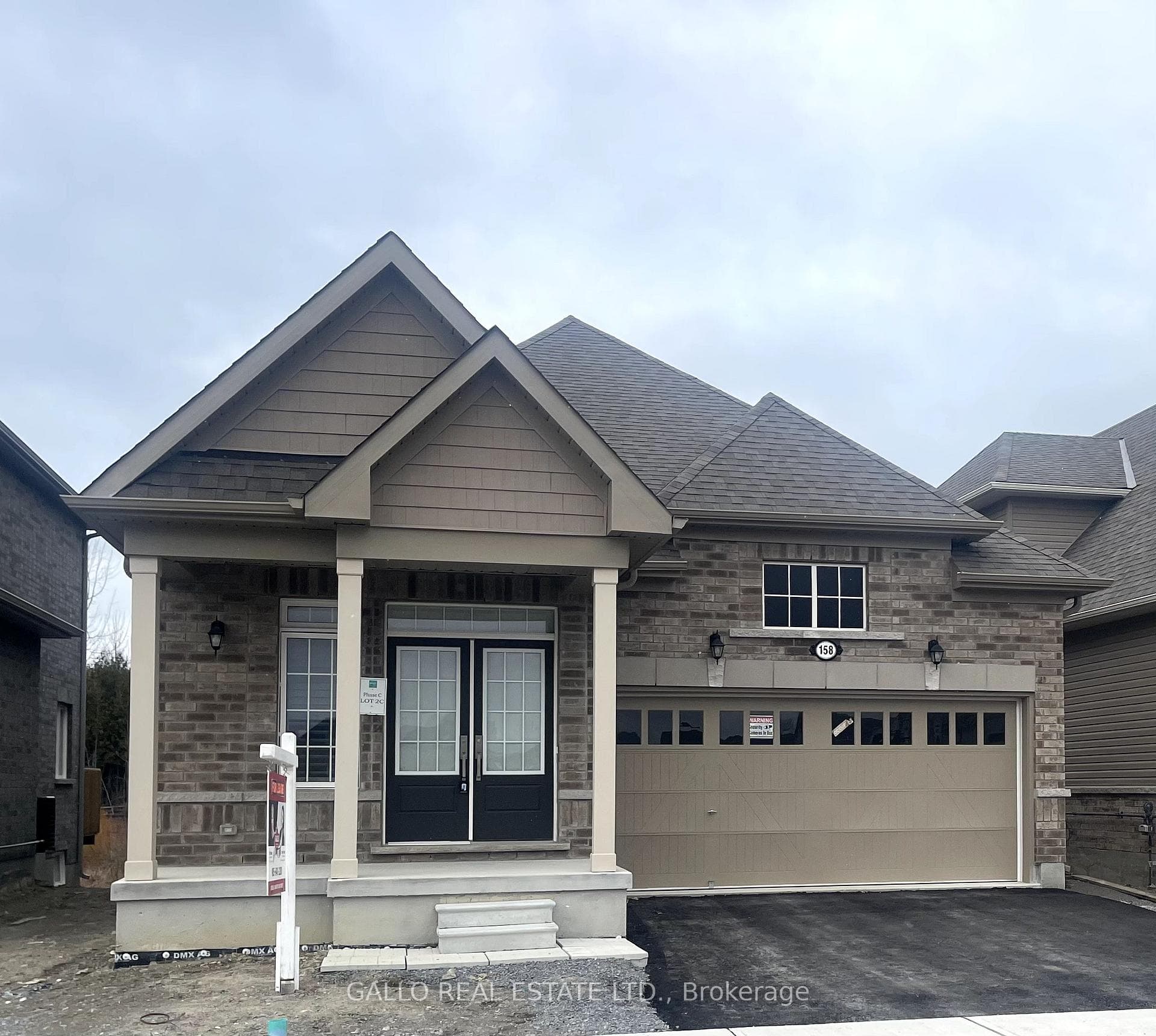 158 Hawkins Street, Georgina, ON L0E 1R0 - Photo 1