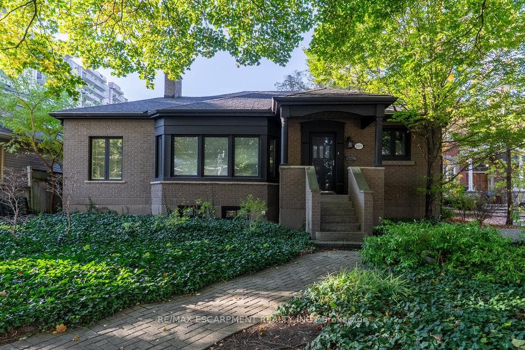 2165 Lakeshore Road, Burlington, ON L7R 1A5 - Photo 1