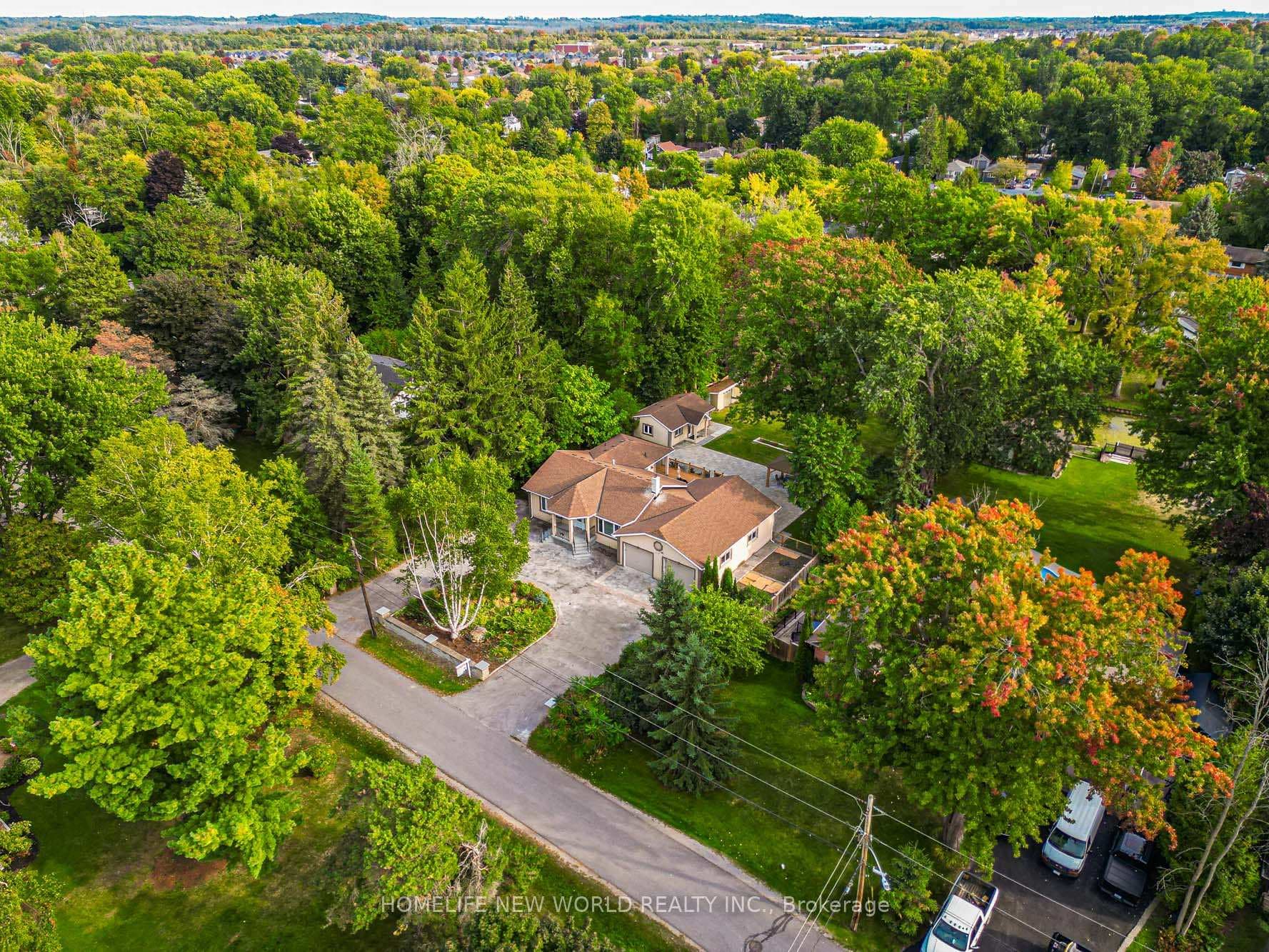 215 Willow Drive, Georgina