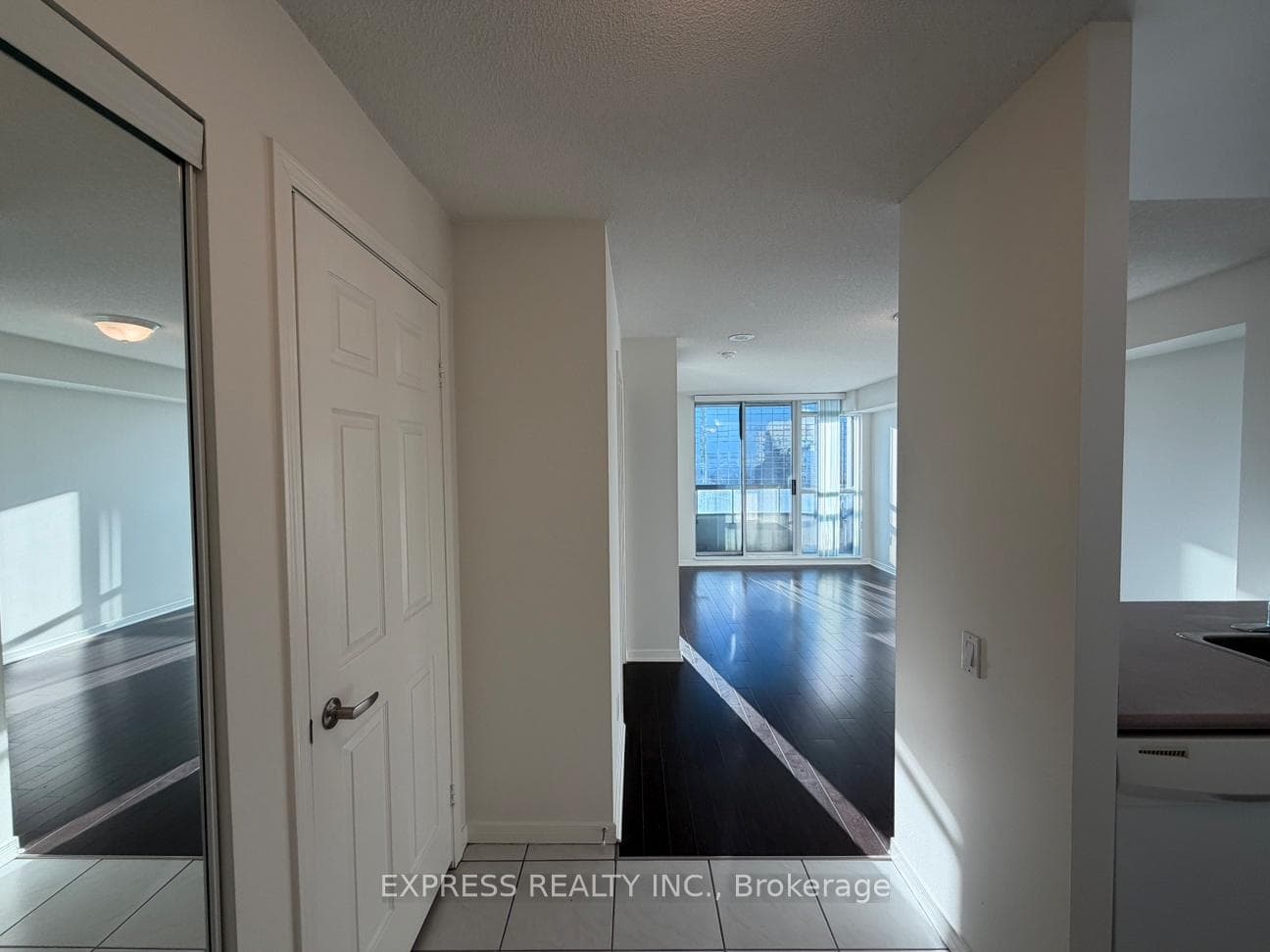 8 Hillcrest Avenue Unit 1505, Willowdale / Newtonbrook, ON M2N 6Y6 - Photo 1