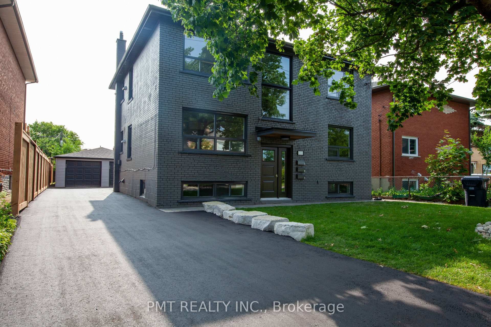 34 Robindale Avenue Unit Upper, Liberty Village / Parkdale / South Parkdale, ON M8W 4A9 - Photo 1