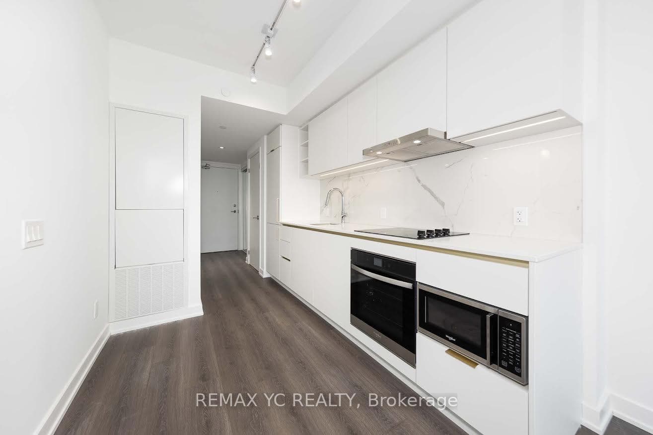 8 Olympic Gdn Drive Unit 3105, Willowdale / Newtonbrook, ON M2M 0B9 - Photo 1