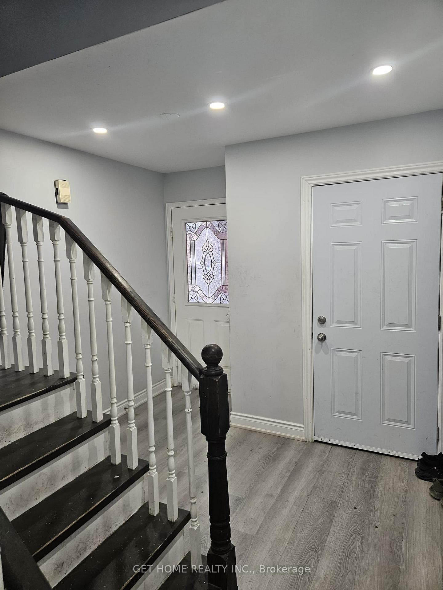 19 Arthurs Crescent, Brampton, ON L6Y 4Y5 - Photo 1