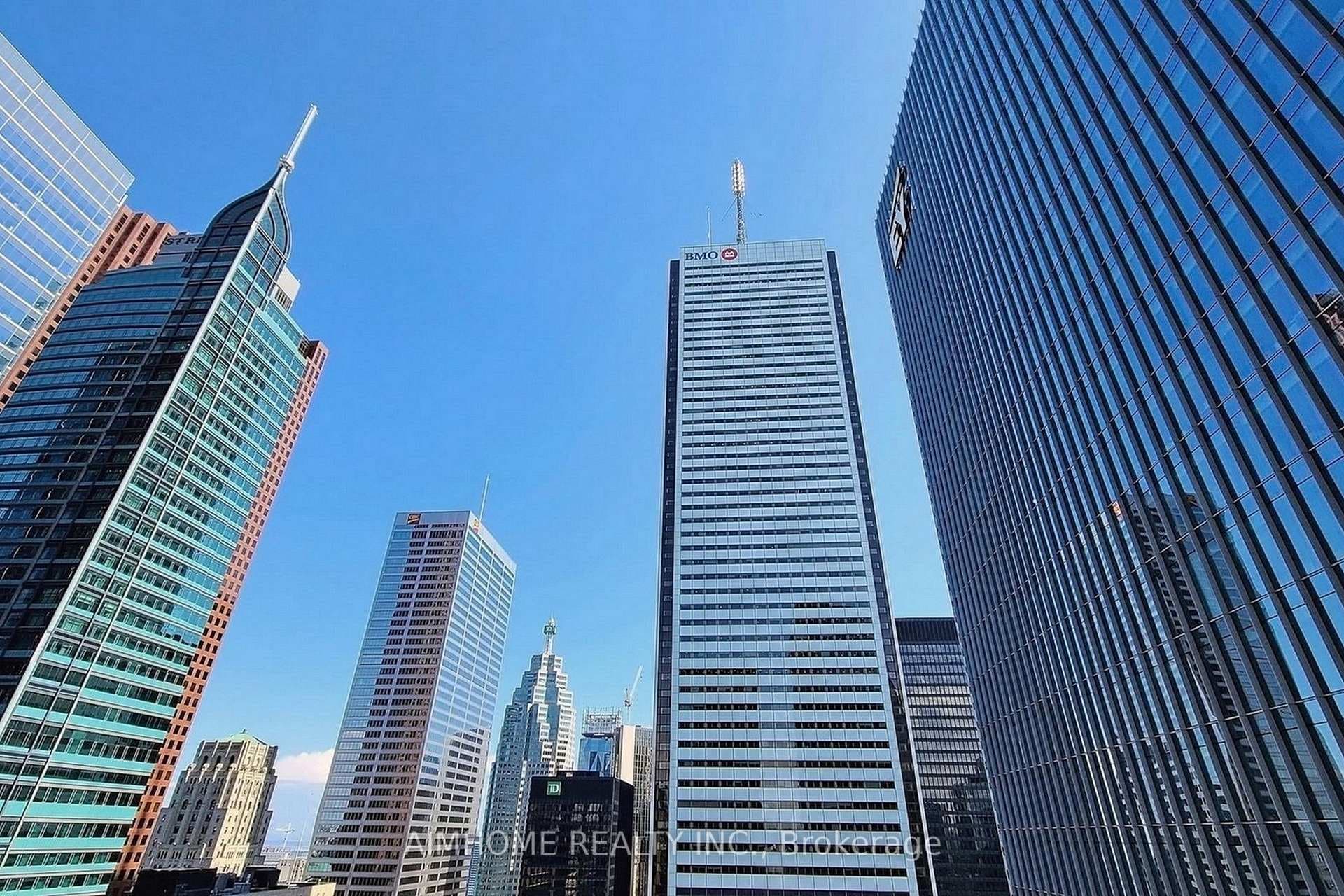 70 temprance Street Unit 1415, Downtown Toronto / Waterfront, ON M5H 0B1 - Photo 1