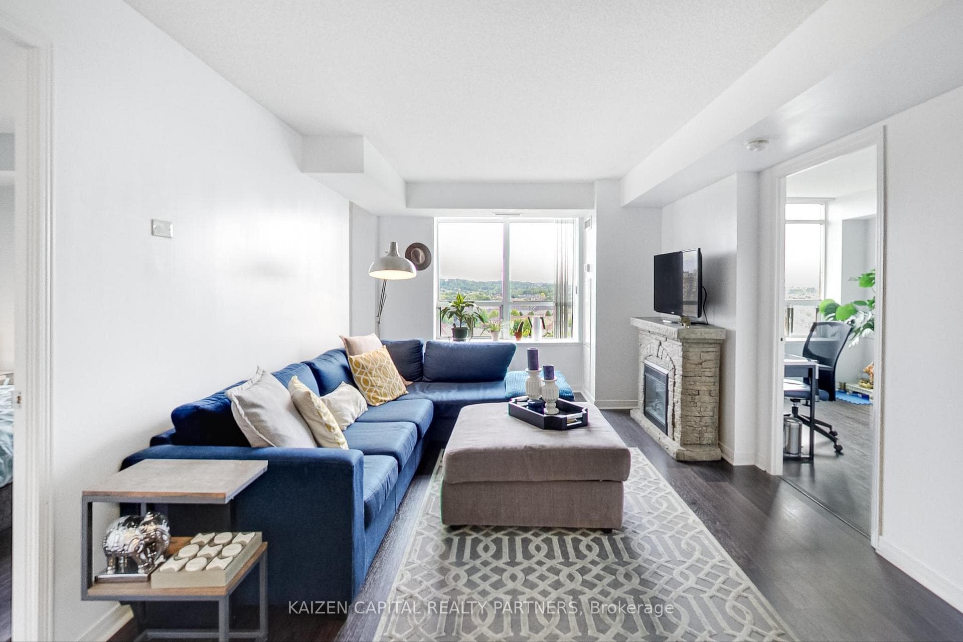 75 King William Crescent Unit 1002, Richmond Hill, ON L4B 0C1 - Photo 1