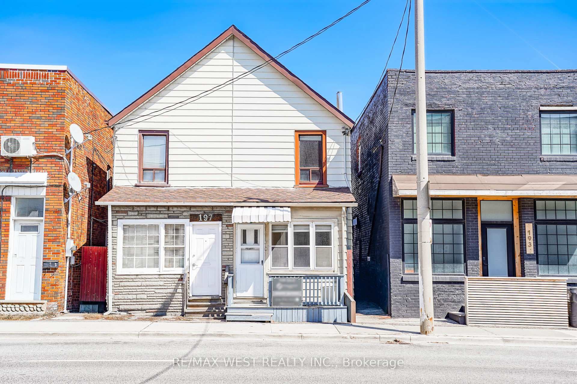 195 Islington Avenue, Liberty Village / Parkdale / South Parkdale, ON M8V 3B8 - Photo 1