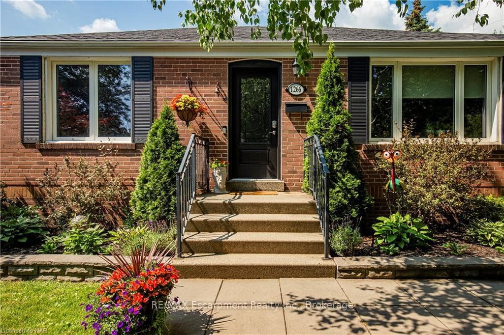 1266 HOMEWOOD Drive, Burlington, ON L7P 2M6 - Photo 1