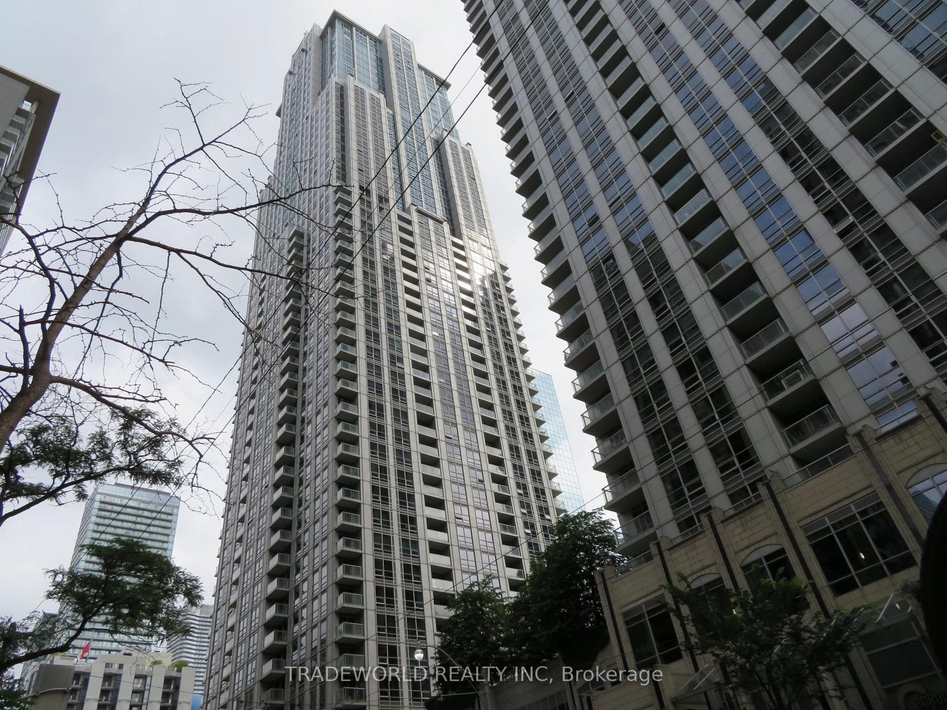 763 Bay Street Unit 402, Downtown Toronto / Waterfront, ON M5G 2R3 - Photo 1