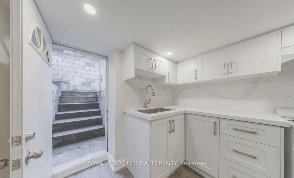185 Laughton Avenue Unit Bsmt, Keelesdale / Eglinton West, ON M6N 2X6 - Photo 1