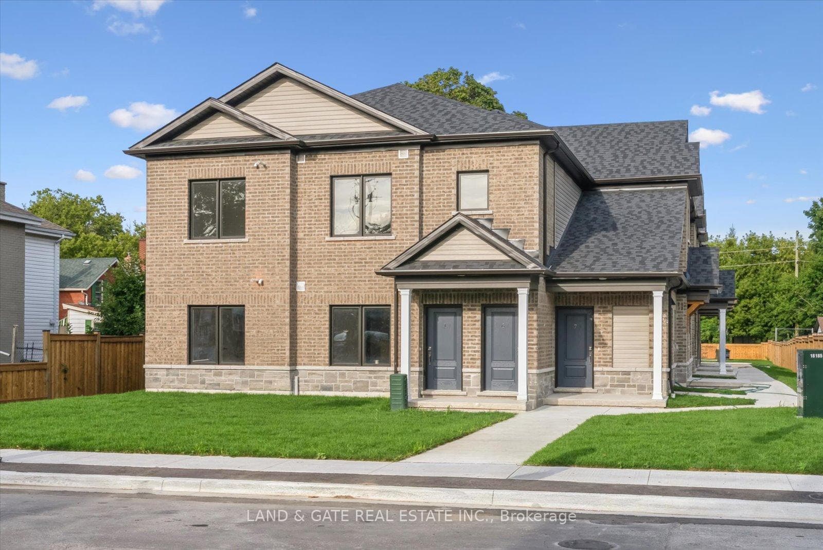 223 Albert Street Unit 4, Oshawa, ON L1H 4R6 - Photo 1