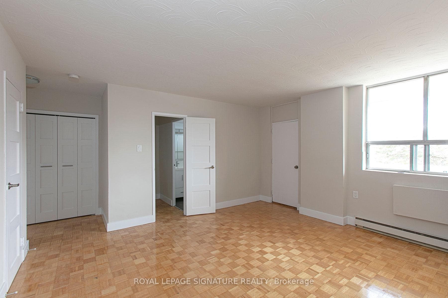525 Eglinton Avenue Unit 900, Leaside / Davisville, ON M4P 1N5 - Photo 1