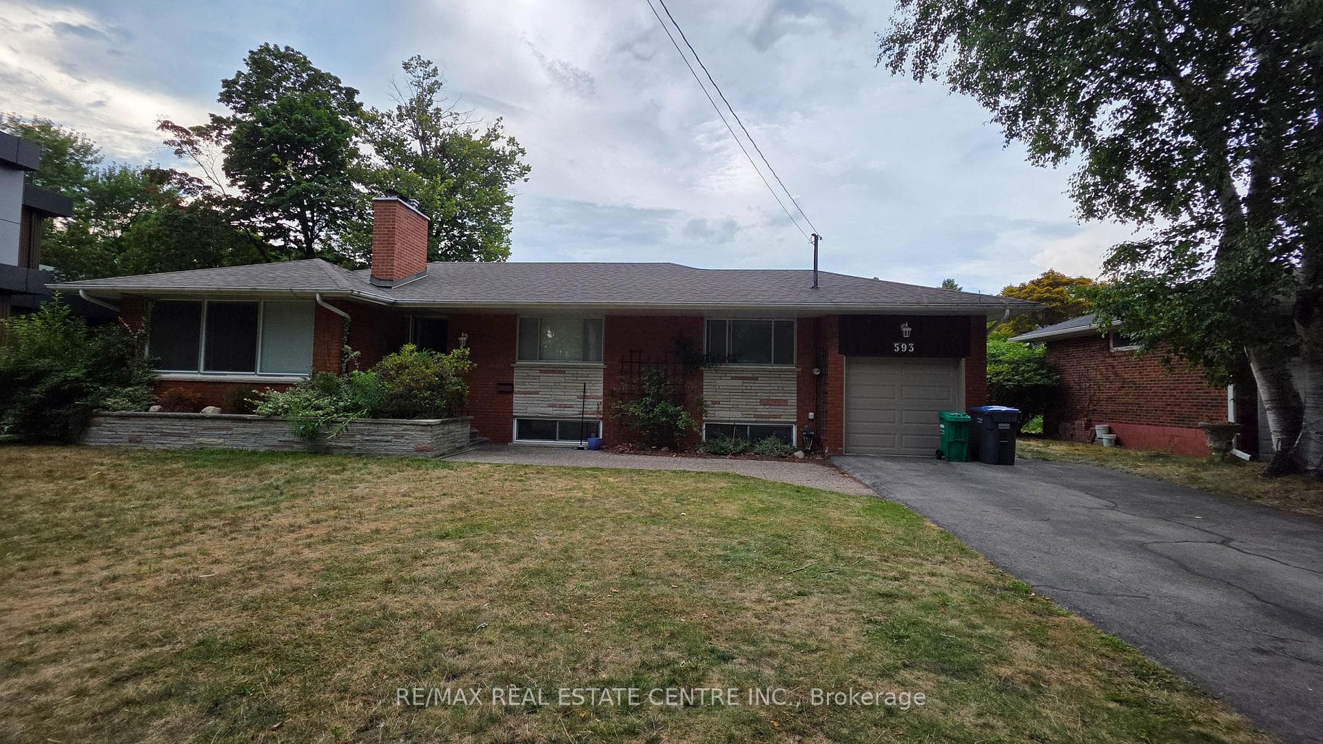 593 Indian Road, Mississauga, ON L5H 1R1 - Photo 1