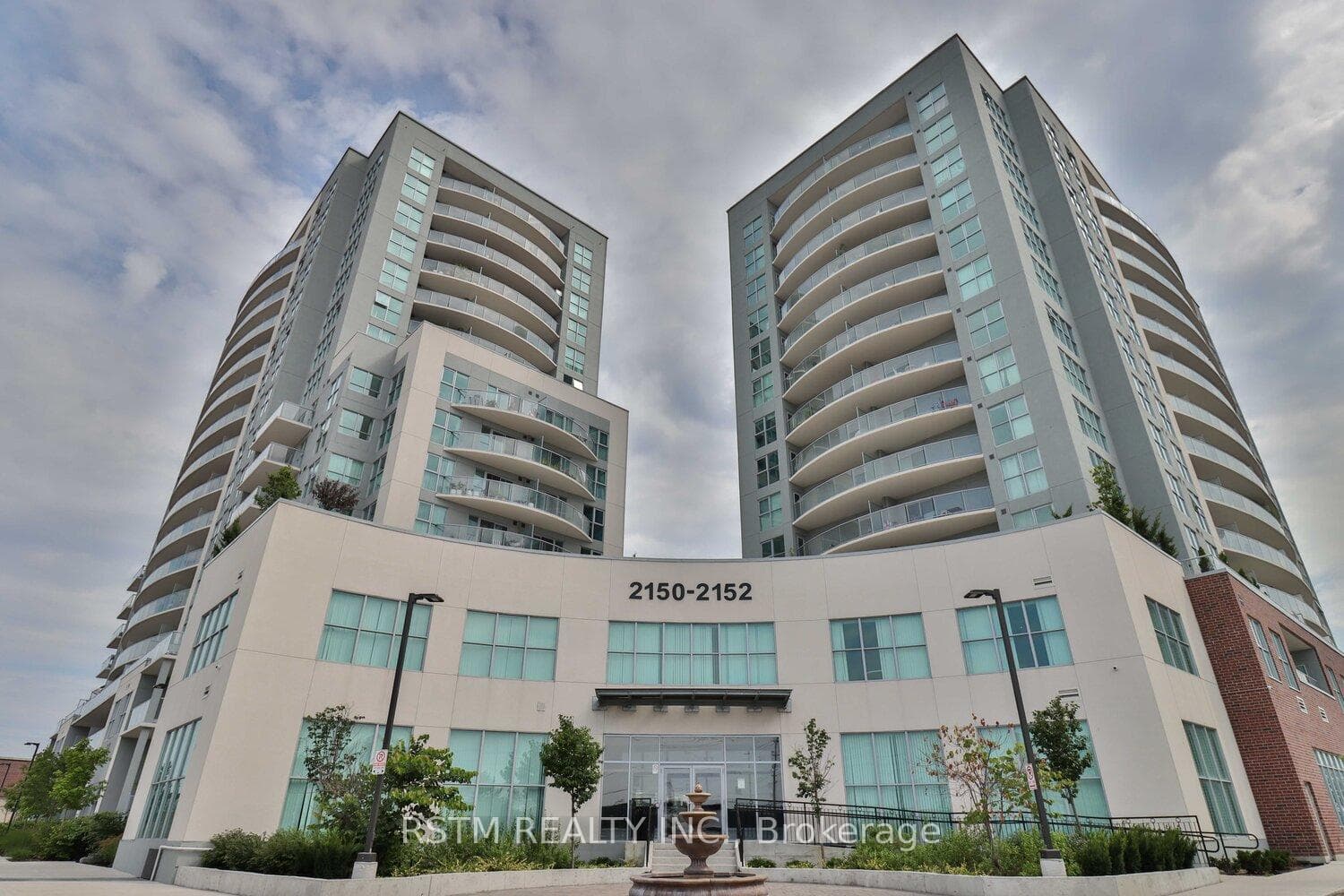 2150 Lawrence Avenue Unit 1111, Dorset Park / Kennedy Park, ON M1R 3A7 - Photo 1
