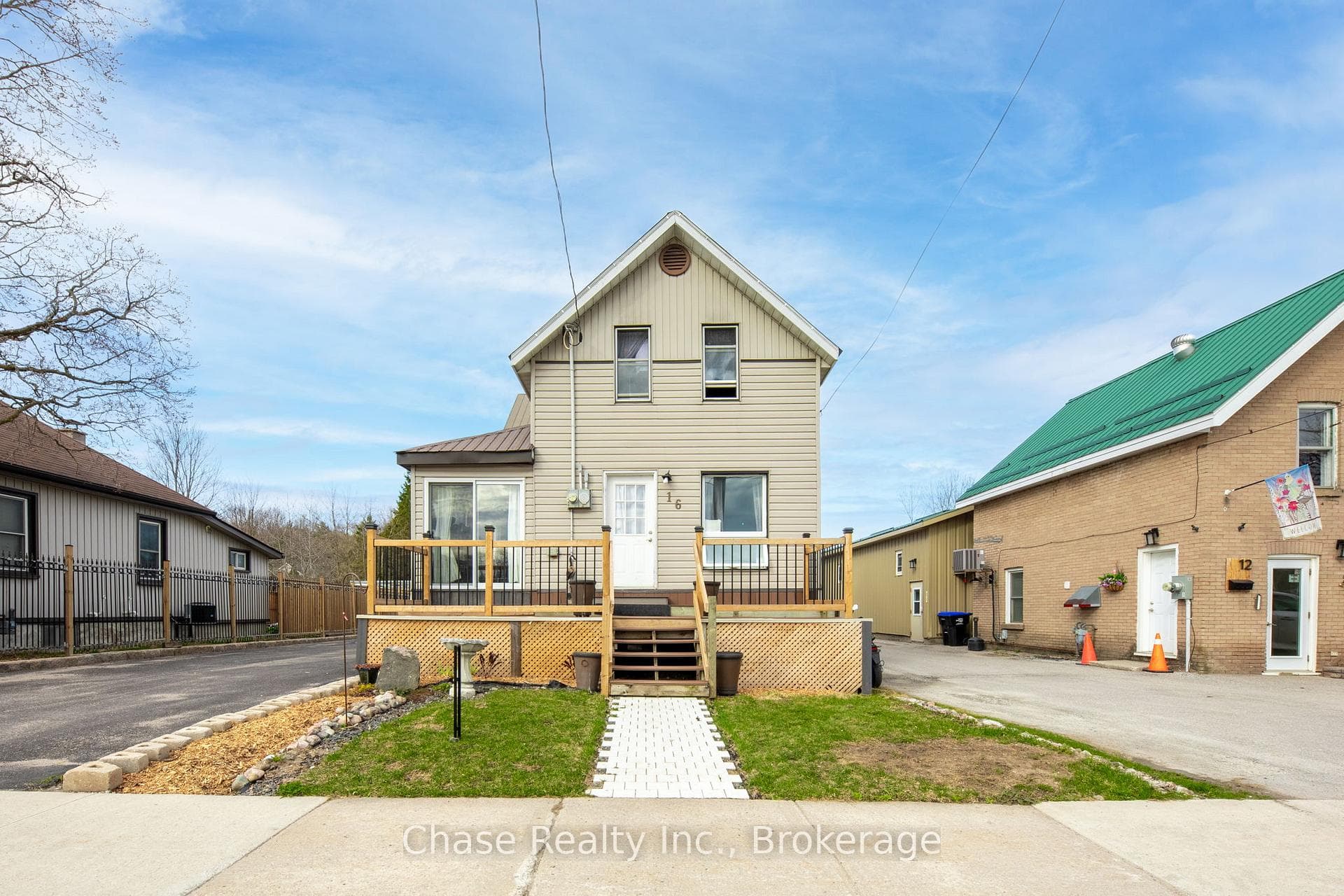 16 Fifth Street, Midland, ON L4R 3V2 - Photo 1