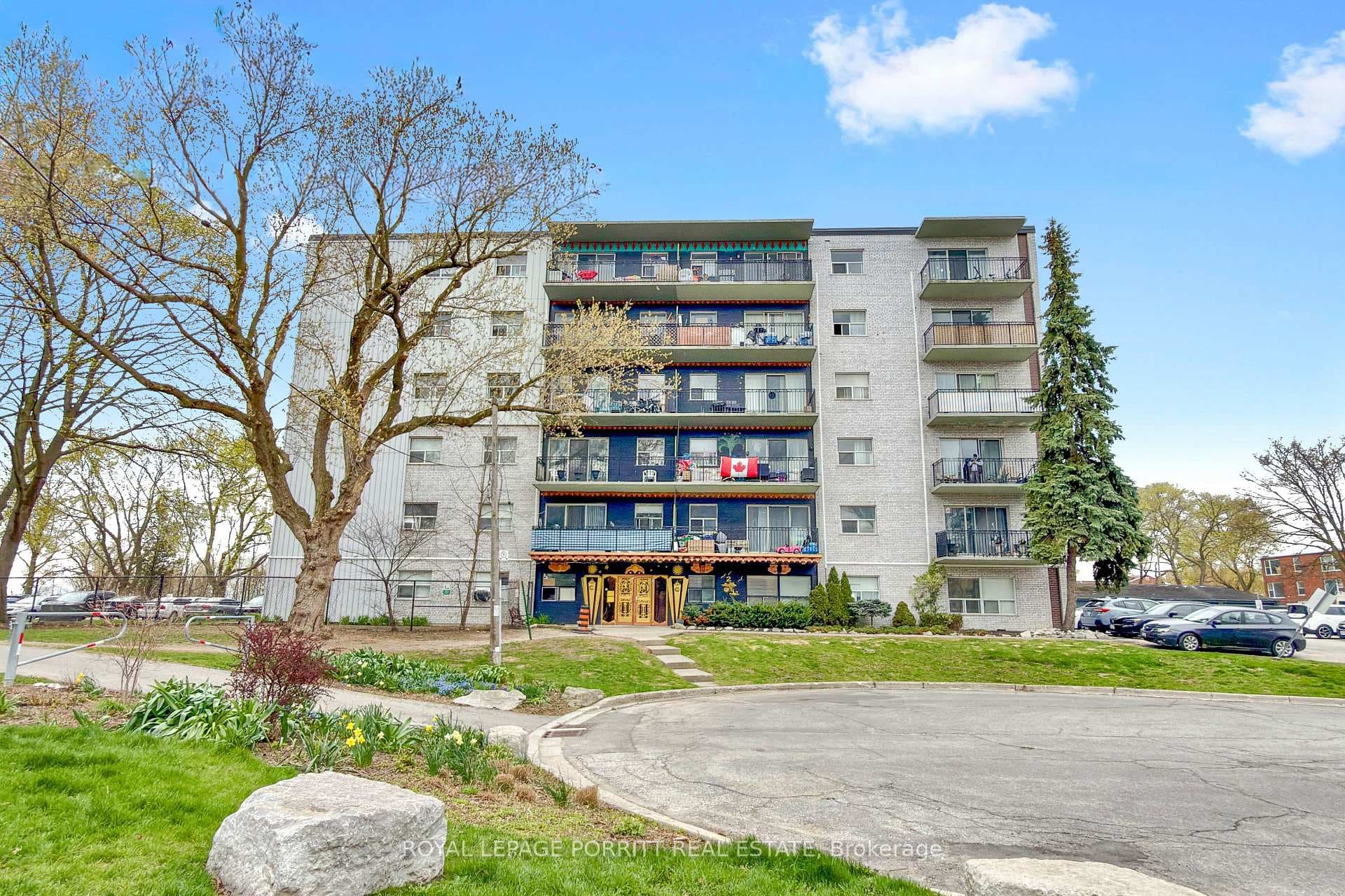 2 Superior Avenue Unit 5, Toronto W06