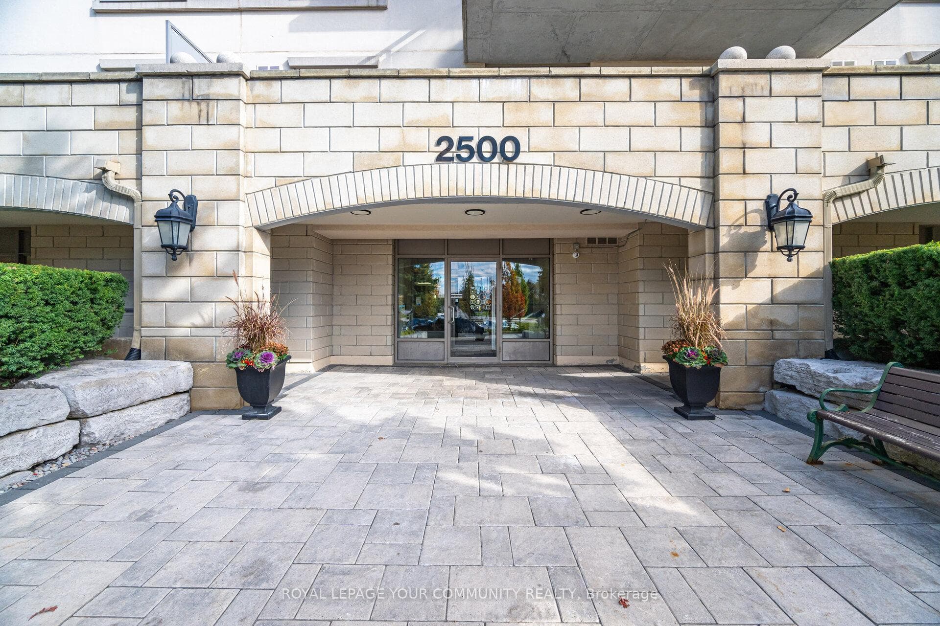 2500 Rutherford Road Unit 218, Vaughan, ON L4K 5N7 - Photo 1
