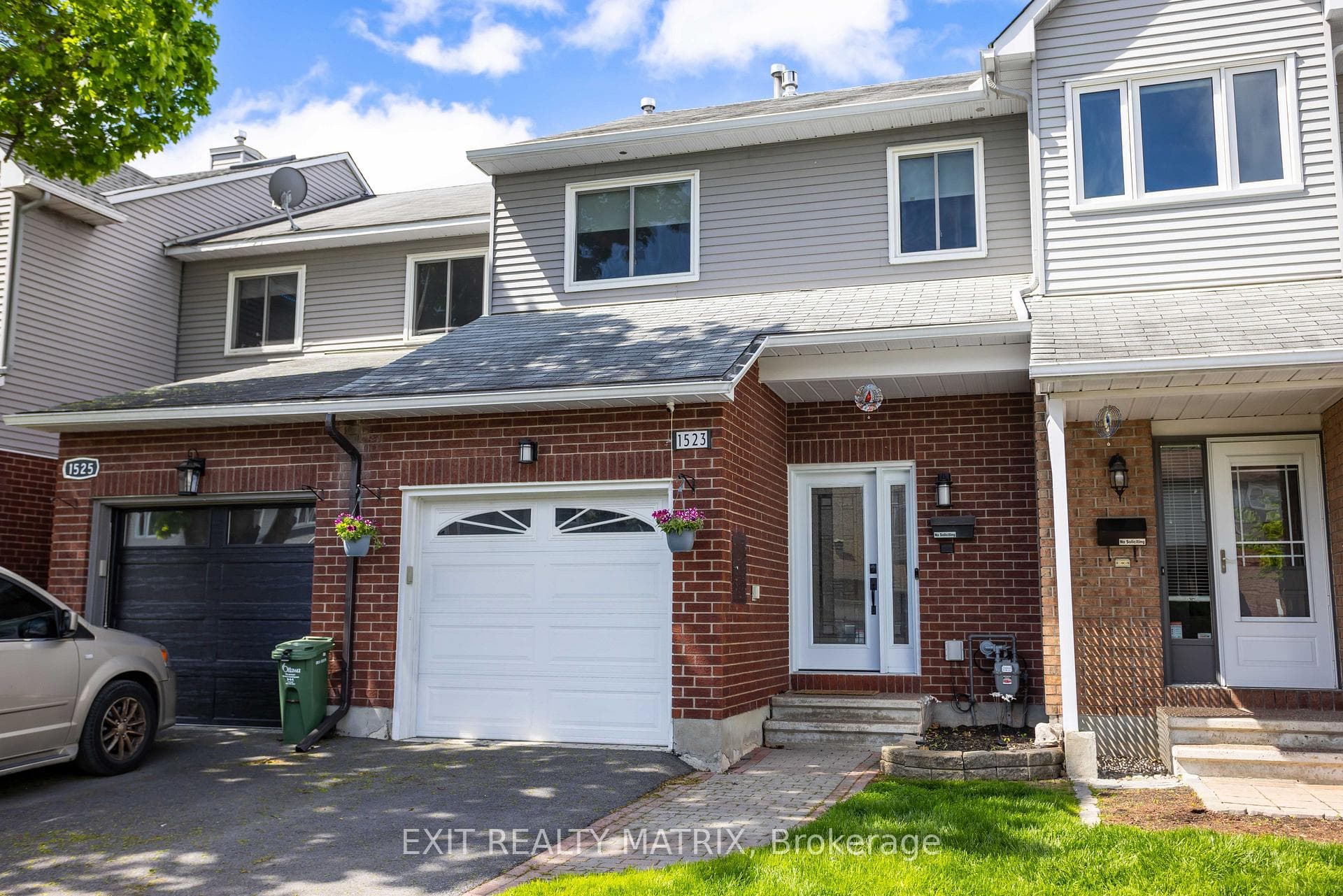 1523 Briarfield Crescent, Orleans - Cumberland and Area, ON K4A 1Z9 - Photo 1
