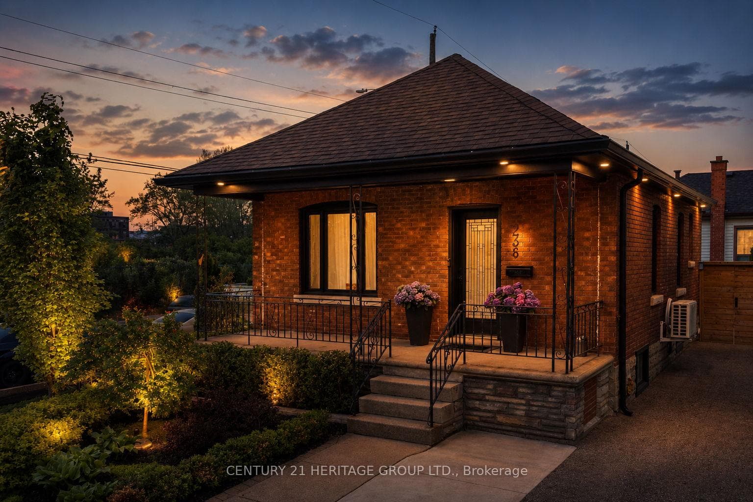 236 Macaulay Street, Hamilton
