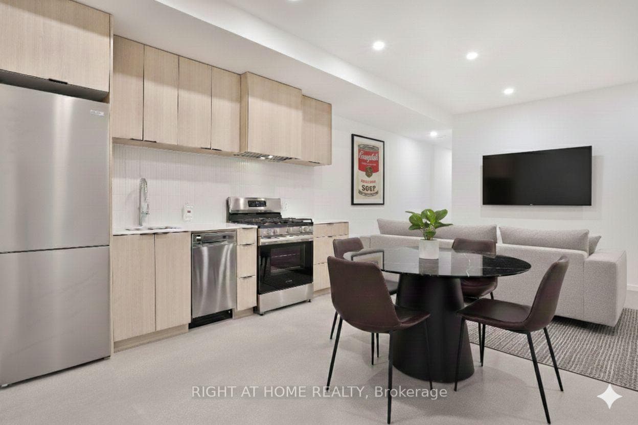 28 Salem Avenue Unit 4, Bloor West Village / Swansea, ON M6H 3C1 - Photo 1
