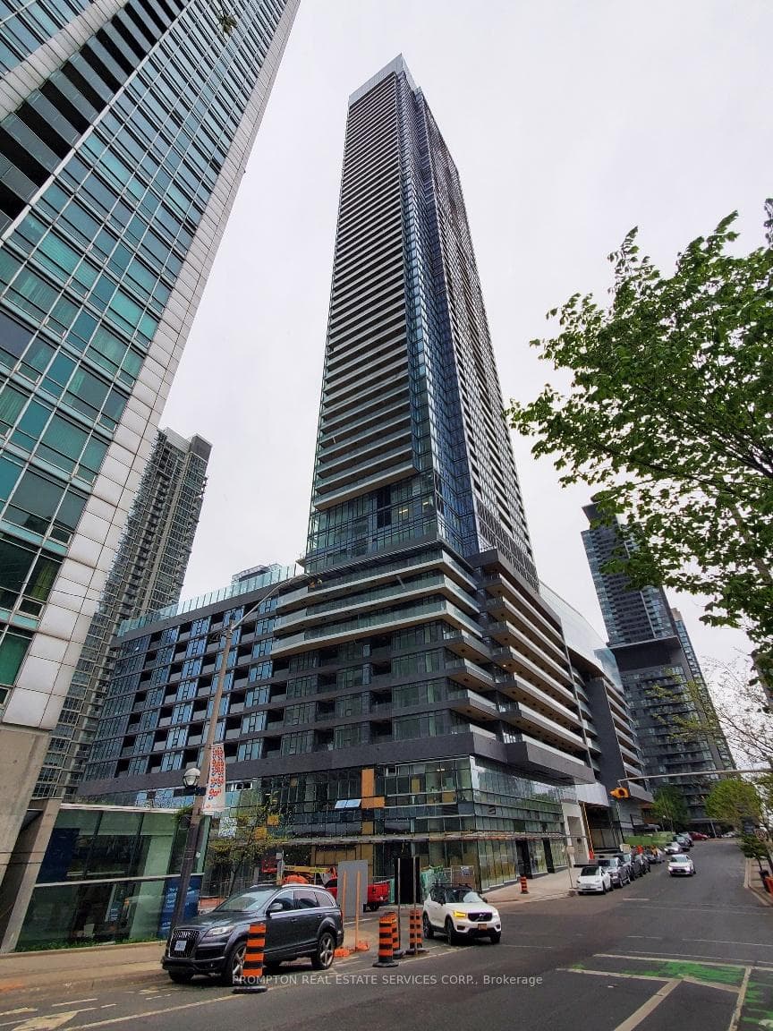 3 Concord Cityplace Way Unit 6205, Downtown Toronto / Waterfront, ON M5V 0X4 - Photo 1