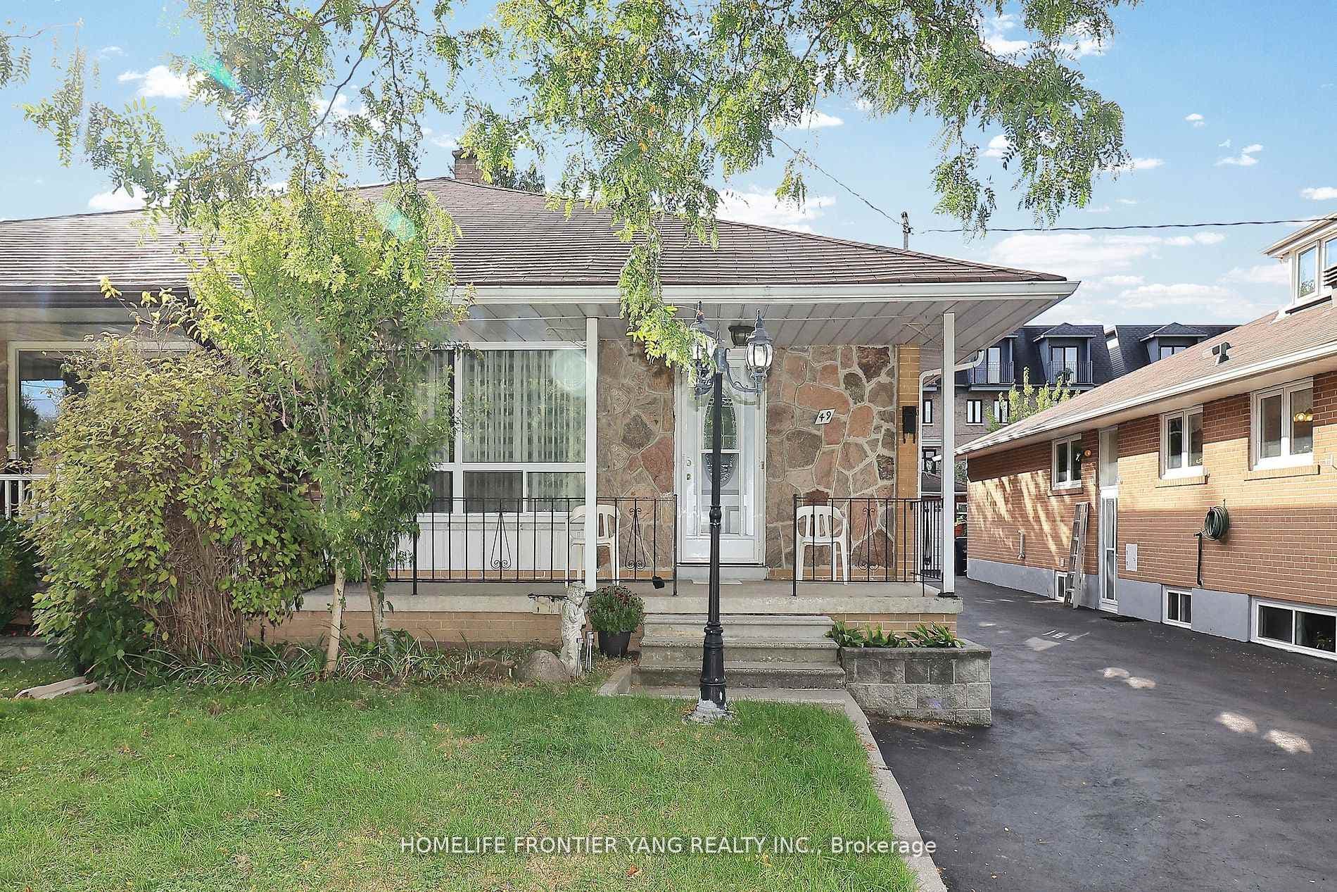 49 Graystone Gardens, Etobicoke (Islington / Rexdale), ON M8Z 3C2 - Photo 1
