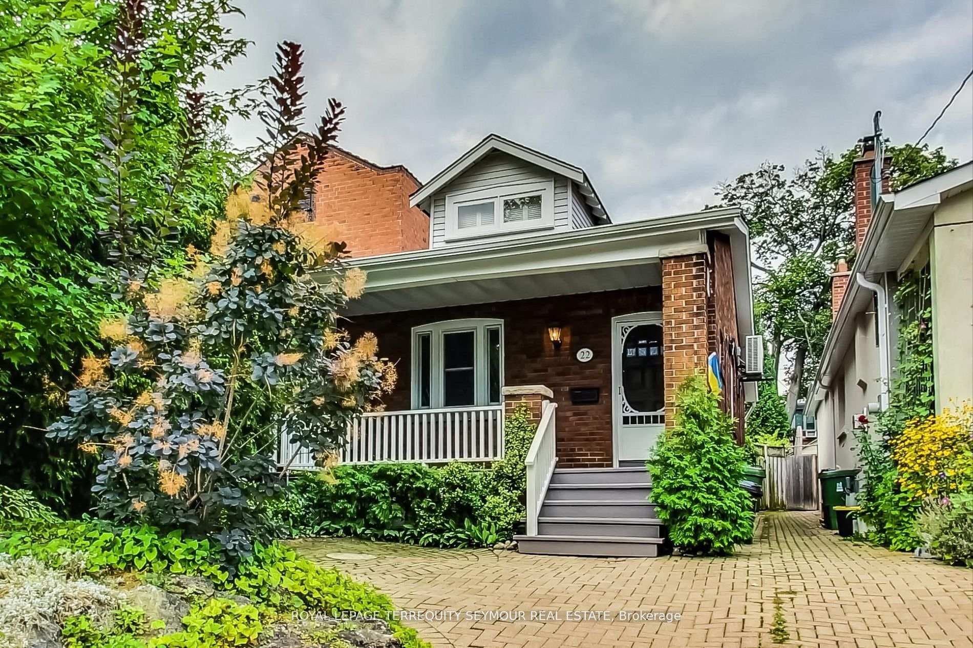 22 Hadley Road, Leaside / Davisville, ON M4S 2N9 - Photo 1