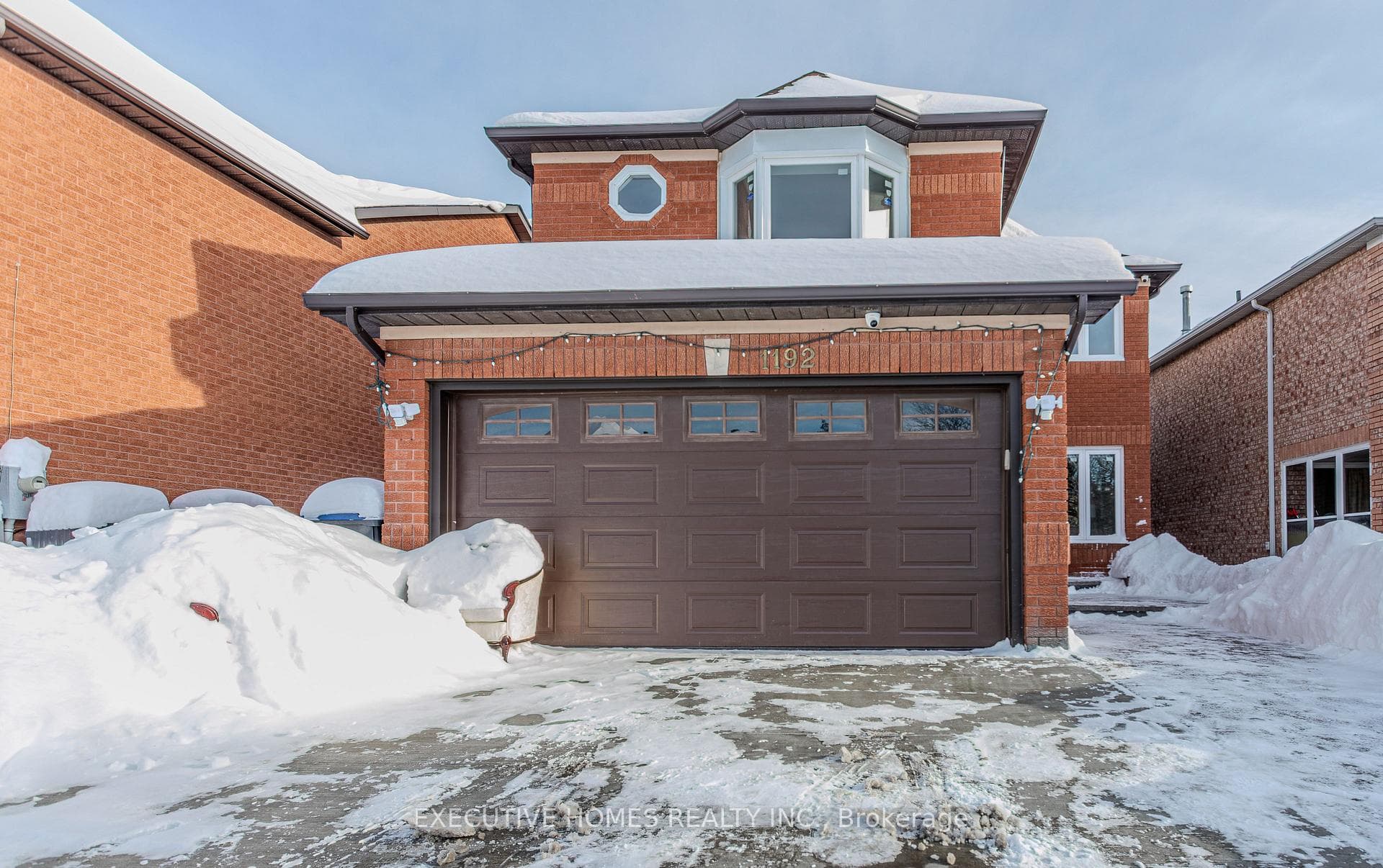 1192 Dream Crest Road, Mississauga, ON L5V 1N7 - Photo 1