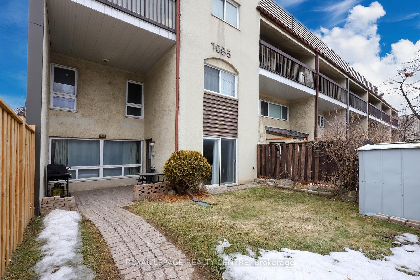 1055 Dundas Street Unit 171, Mississauga, ON L4Y 3X6 - Photo 1