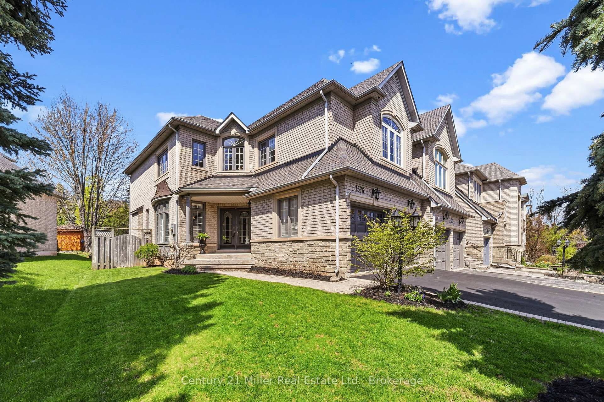 1576 Bayshire Drive, Oakville