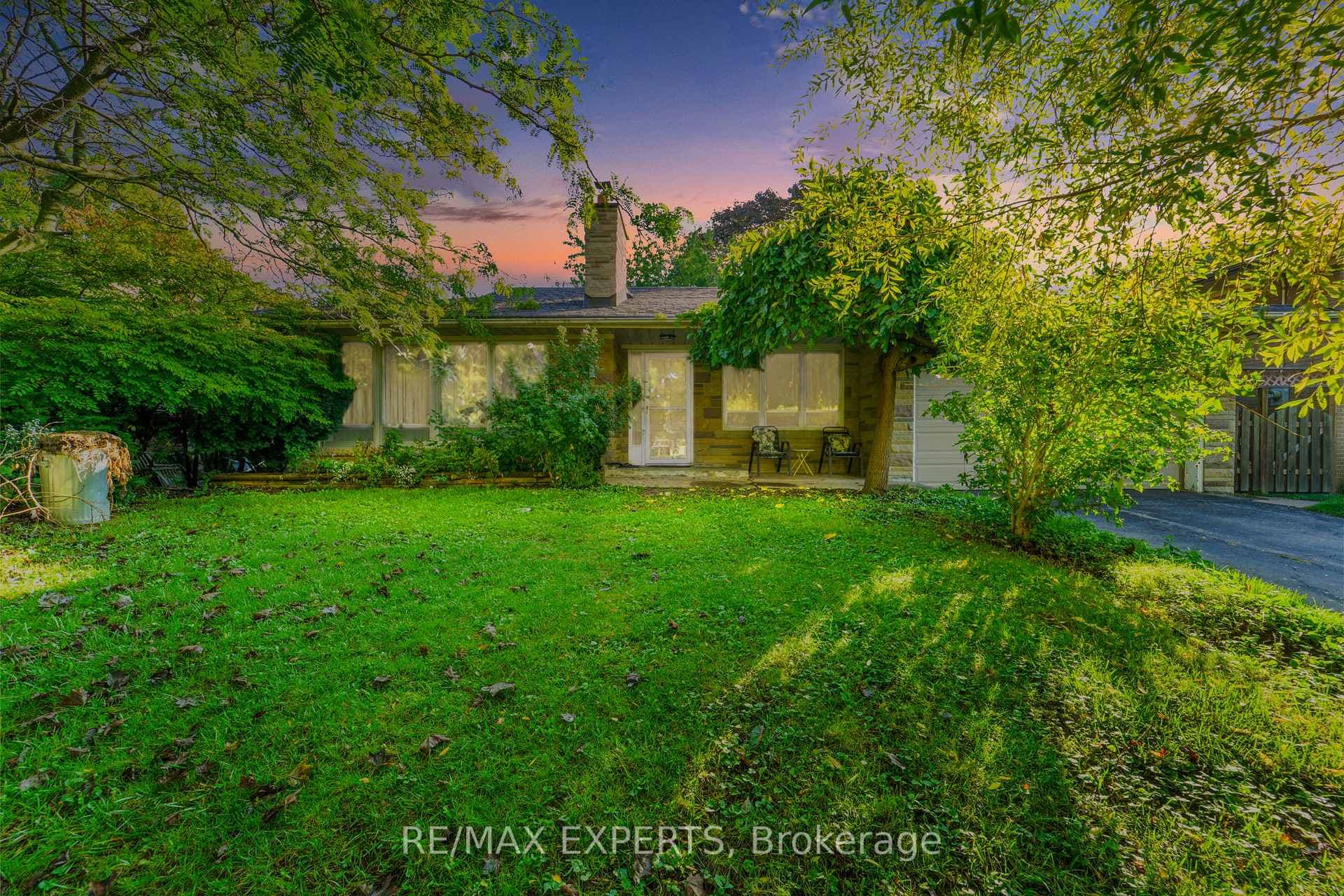 19 Duncombe Boulevard, Scarborough Town Centre, ON M1M 3A4 - Photo 1