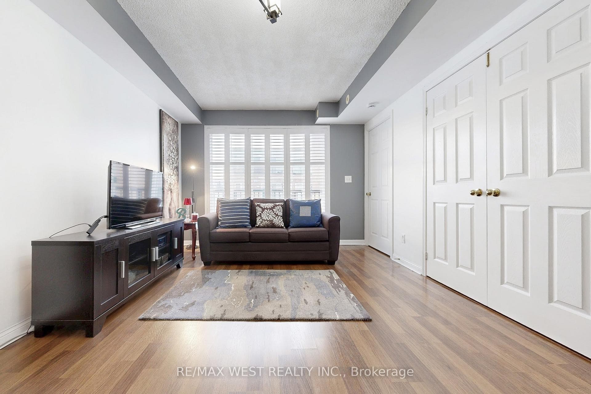 3043 Finch Avenue Unit 2046, Downsview / Black Creek, ON M9M 0A4 - Photo 1